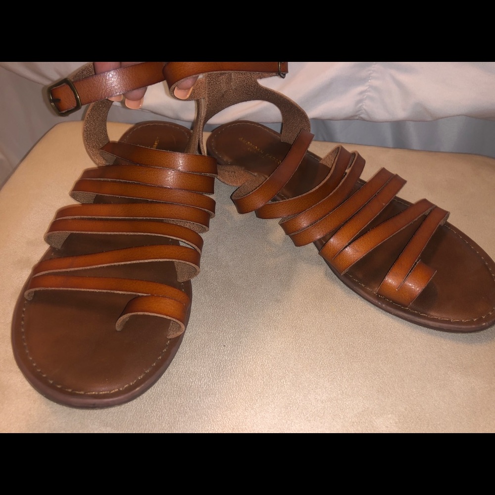 American Eagle Sandals